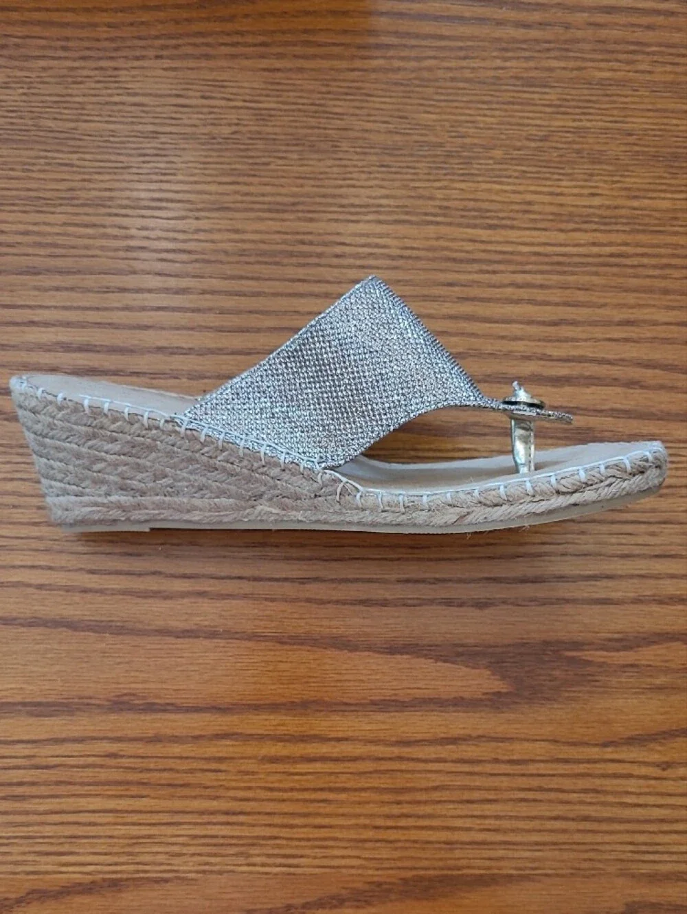 NIB Croft and Barrow Gold Metallic Wedge Thong  Espadrille Sandals